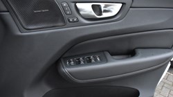 2025 (74) VOLVO XC60 2.0 B5P Plus Dark 5dr AWD Geartronic 4985969