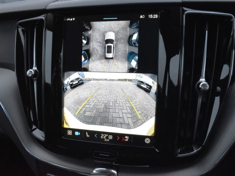 2025 (74) VOLVO XC60 2.0 B5P Plus Dark 5dr AWD Geartronic 4985966