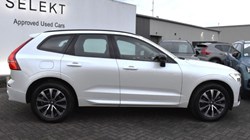 2025 (74) VOLVO XC60 2.0 B5P Plus Dark 5dr AWD Geartronic 4985958