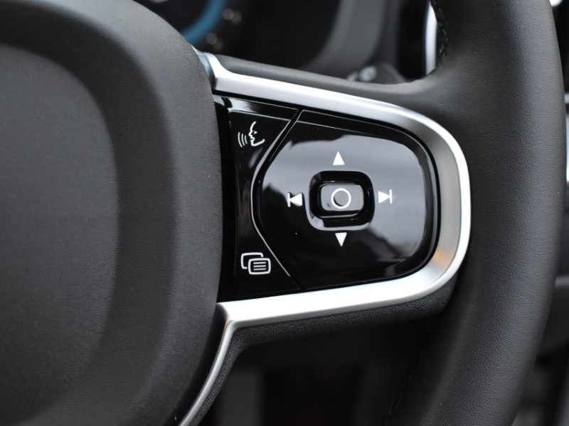 2025 (74) VOLVO XC60 2.0 B5P Plus Dark 5dr AWD Geartronic 4985971