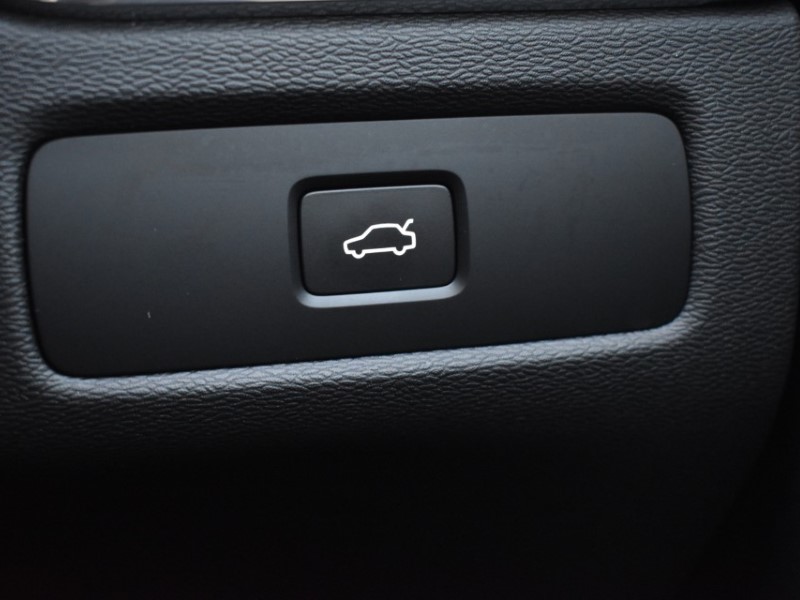 2025 (74) VOLVO XC60 2.0 B5P Plus Dark 5dr AWD Geartronic 4985968