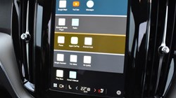 2025 (74) VOLVO XC60 2.0 B5P Plus Dark 5dr AWD Geartronic 4985964