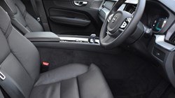 2025 (74) VOLVO XC60 2.0 B5P Plus Dark 5dr AWD Geartronic 4985974