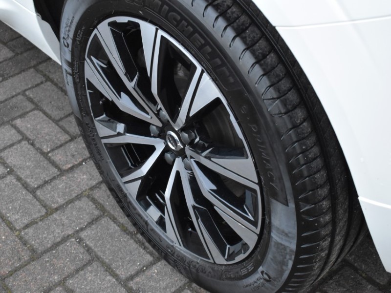 2025 (74) VOLVO XC60 2.0 B5P Plus Dark 5dr AWD Geartronic 4986001