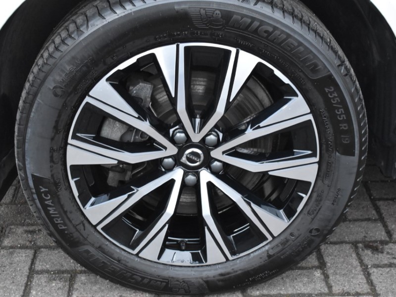 2025 (74) VOLVO XC60 2.0 B5P Plus Dark 5dr AWD Geartronic 4985998