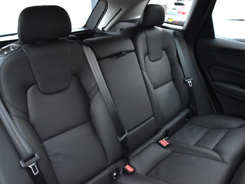 2025 (74) VOLVO XC60 2.0 B5P Plus Dark 5dr AWD Geartronic 4985981