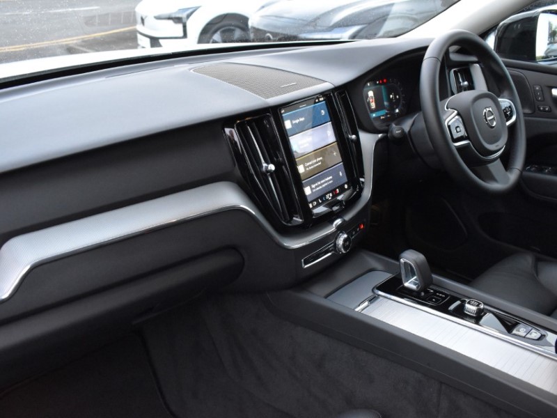 2025 (74) VOLVO XC60 2.0 B5P Plus Dark 5dr AWD Geartronic 4985987