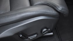 2025 (74) VOLVO XC60 2.0 B5P Plus Dark 5dr AWD Geartronic 4985976