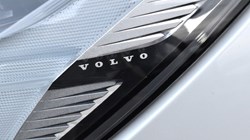 2025 (74) VOLVO XC60 2.0 B5P Plus Dark 5dr AWD Geartronic 4985999
