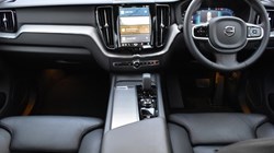 2025 (74) VOLVO XC60 2.0 B5P Plus Dark 5dr AWD Geartronic 4985985