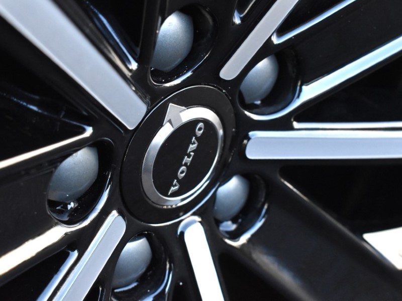 2025 (25) VOLVO XC90 2.0 B5P Plus Dark 5dr AWD Geartronic 4995717