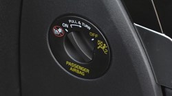 2025 (25) VOLVO XC90 2.0 B5P Plus Dark 5dr AWD Geartronic 4995689