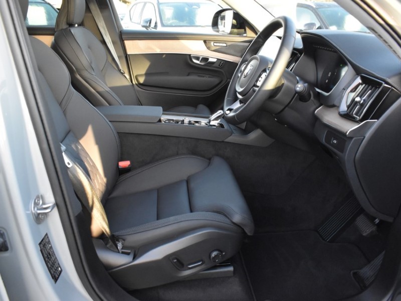 2025 (25) VOLVO XC90 2.0 B5P Plus Dark 5dr AWD Geartronic 4995681