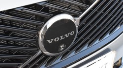 2025 (25) VOLVO XC90 2.0 B5P Plus Dark 5dr AWD Geartronic 4995715