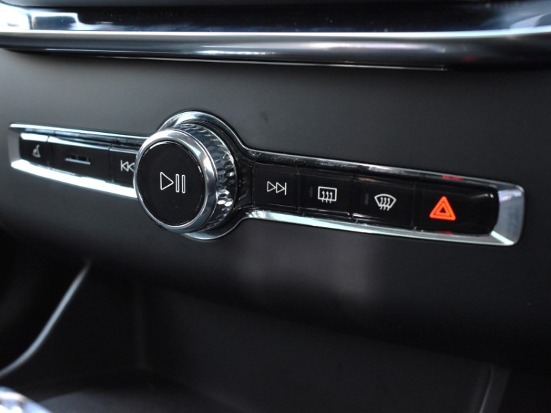 2025 (25) VOLVO XC90 2.0 B5P Plus Dark 5dr AWD Geartronic 4995659