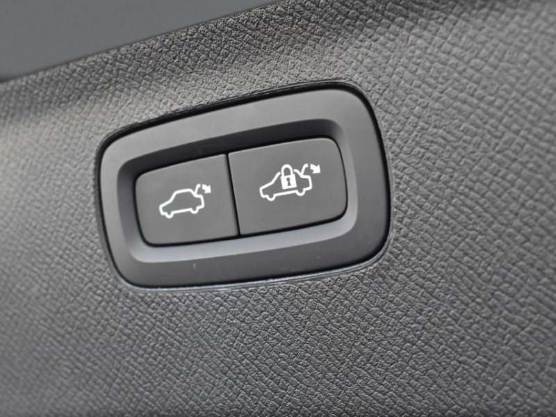 2025 (25) VOLVO XC90 2.0 B5P Plus Dark 5dr AWD Geartronic 4995703