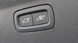 2025 (25) VOLVO XC90 2.0 B5P Plus Dark 5dr AWD Geartronic 4995703