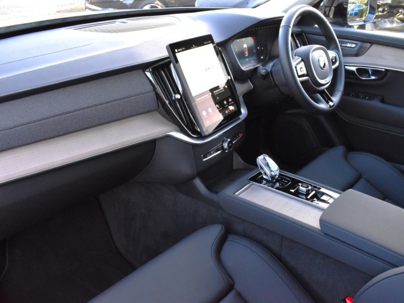 2025 (25) VOLVO XC90 2.0 B5P Plus Dark 5dr AWD Geartronic 4995695