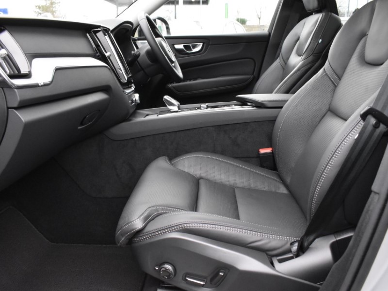 2025 (25) VOLVO XC60 2.0 T8 [455] PHEV Ultra Dark 5dr AWD Geartronic 4990161