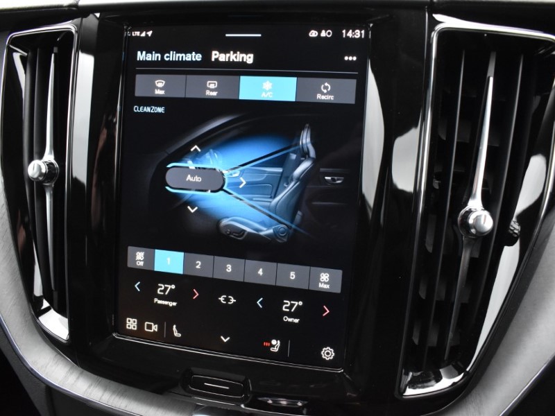 2025 (25) VOLVO XC60 2.0 T8 [455] PHEV Ultra Dark 5dr AWD Geartronic 4990144