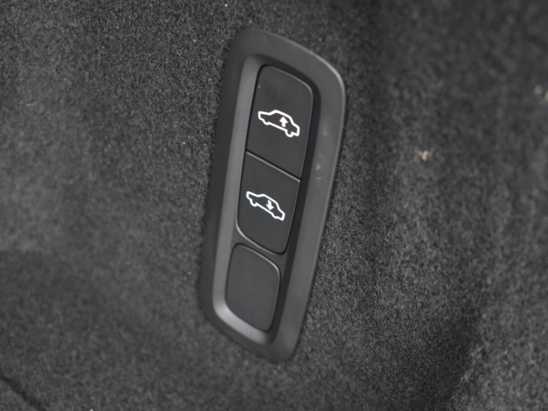 2025 (25) VOLVO XC60 2.0 T8 [455] PHEV Ultra Dark 5dr AWD Geartronic 4990169