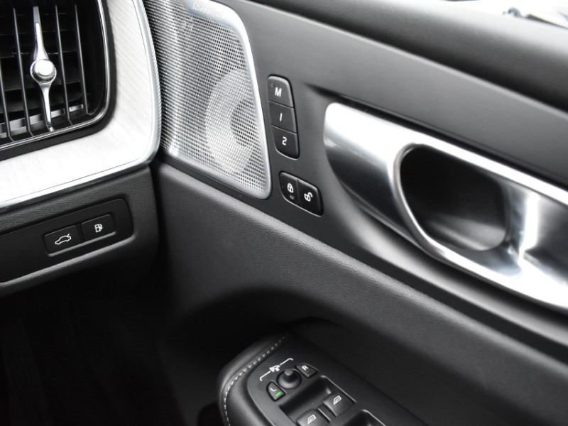 2025 (25) VOLVO XC60 2.0 T8 [455] PHEV Ultra Dark 5dr AWD Geartronic 4990136