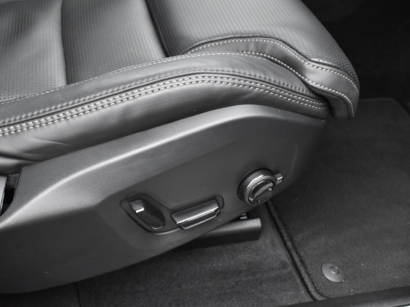 2025 (25) VOLVO XC60 2.0 T8 [455] PHEV Ultra Dark 5dr AWD Geartronic 4990148