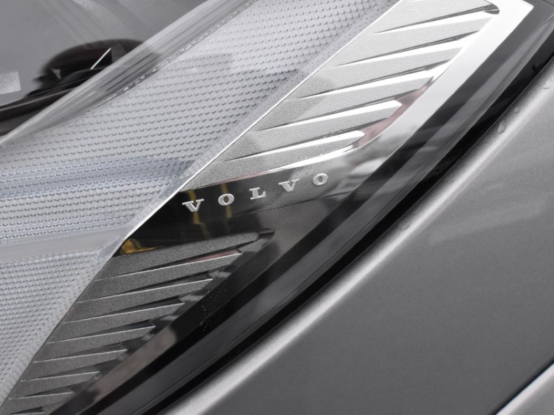 2025 (25) VOLVO XC60 2.0 T8 [455] PHEV Ultra Dark 5dr AWD Geartronic 4990173