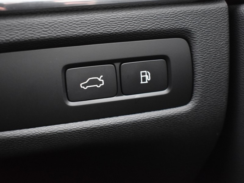 2025 (25) VOLVO XC60 2.0 T8 [455] PHEV Ultra Dark 5dr AWD Geartronic 4990137