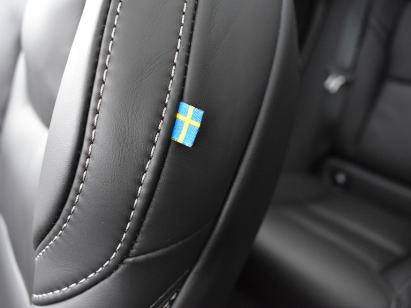 2025 (25) VOLVO XC60 2.0 T8 [455] PHEV Ultra Dark 5dr AWD Geartronic 4990165