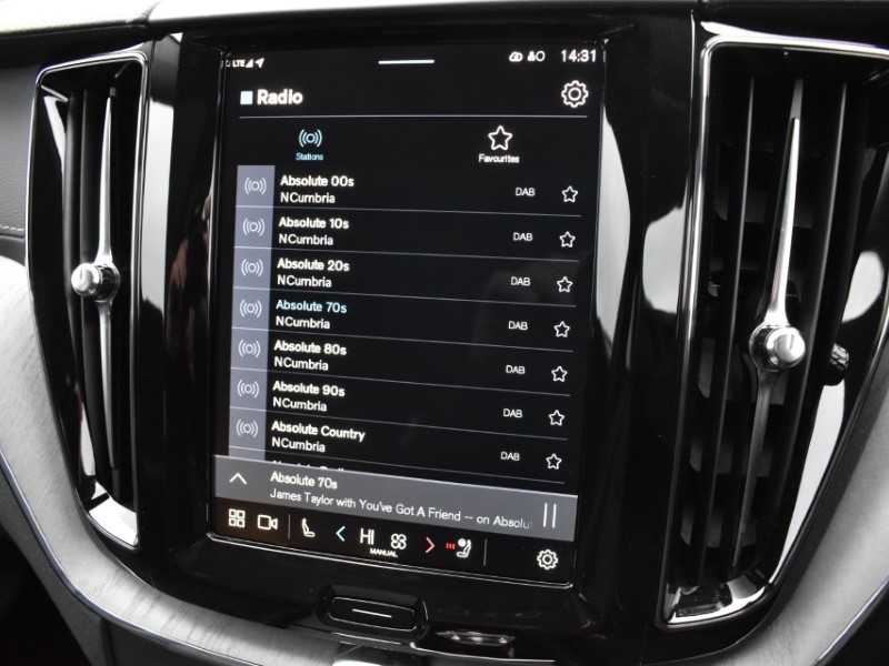 2025 (25) VOLVO XC60 2.0 T8 [455] PHEV Ultra Dark 5dr AWD Geartronic 4990142