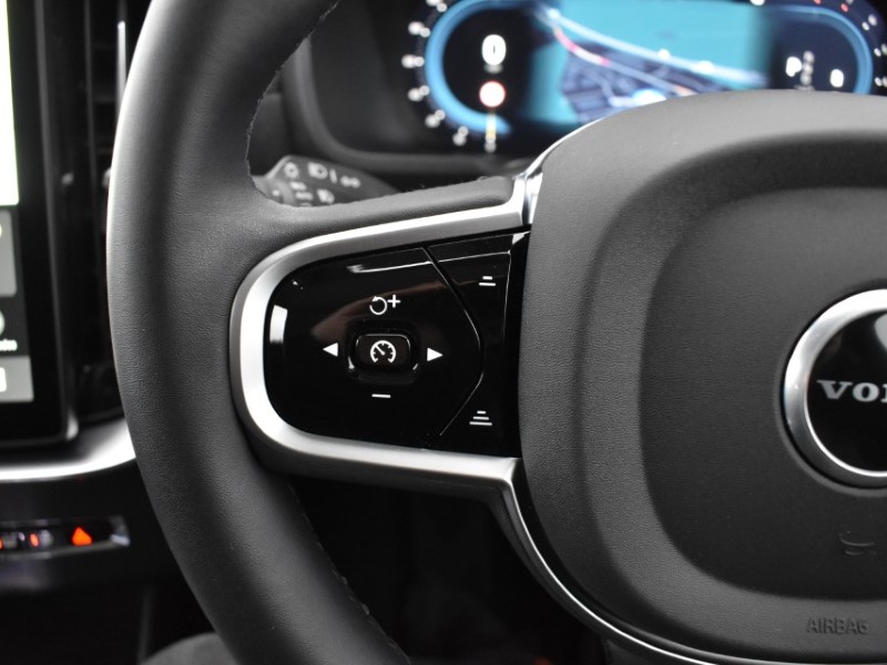 2025 (25) VOLVO XC90 2.0 B5P Plus Dark 5dr AWD Geartronic 4993643