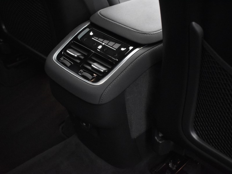 2025 (25) VOLVO XC90 2.0 B5P Plus Dark 5dr AWD Geartronic 4993672