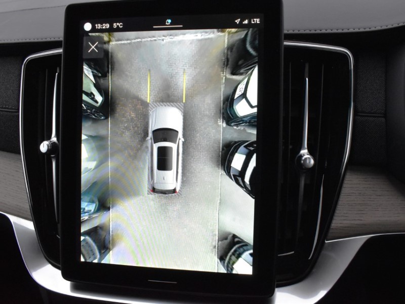 2025 (25) VOLVO XC90 2.0 B5P Plus Dark 5dr AWD Geartronic 4993659