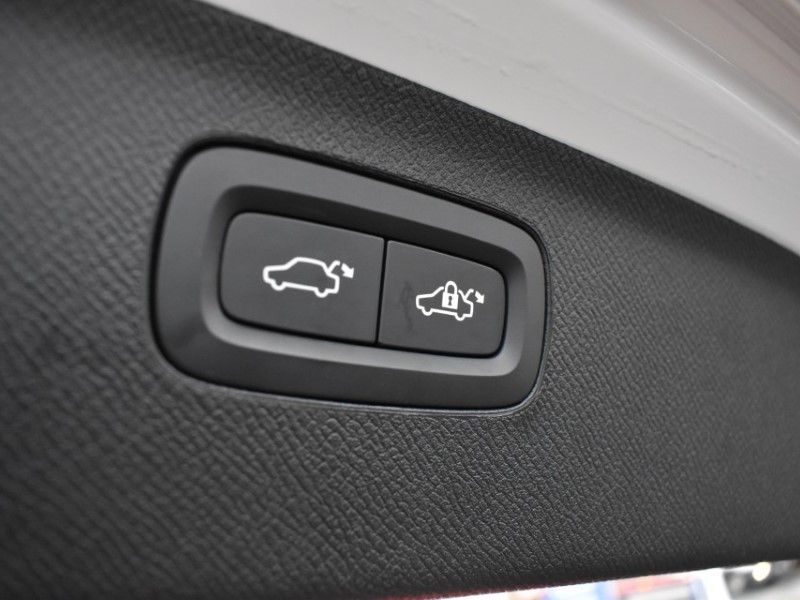 2025 (25) VOLVO XC90 2.0 B5P Plus Dark 5dr AWD Geartronic 4993688