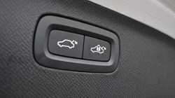 2025 (25) VOLVO XC90 2.0 B5P Plus Dark 5dr AWD Geartronic 4993688