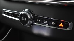 2025 (25) VOLVO XC90 2.0 B5P Plus Dark 5dr AWD Geartronic 4993653