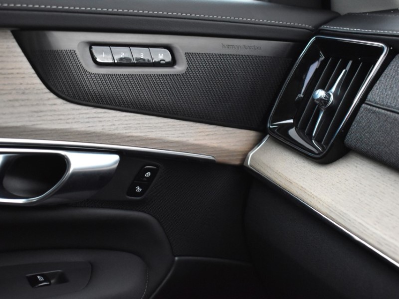 2025 (25) VOLVO XC90 2.0 B5P Plus Dark 5dr AWD Geartronic 4993656