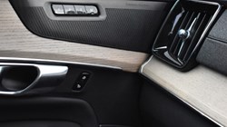 2025 (25) VOLVO XC90 2.0 B5P Plus Dark 5dr AWD Geartronic 4993656