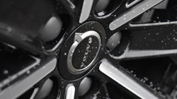 2025 (25) VOLVO XC90 2.0 B5P Plus Dark 5dr AWD Geartronic 4993701