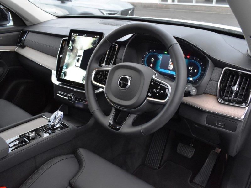 2025 (25) VOLVO XC90 2.0 B5P Plus Dark 5dr AWD Geartronic 4993662