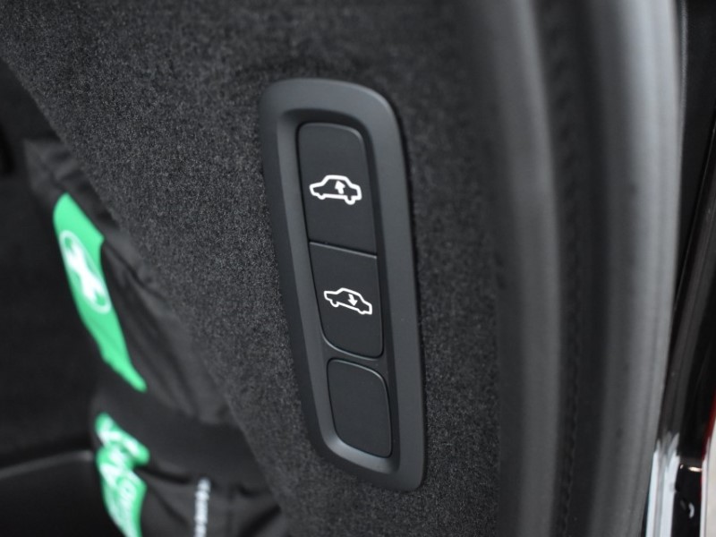 2025 (25) VOLVO XC90 2.0 B5P Plus Dark 5dr AWD Geartronic 4993685