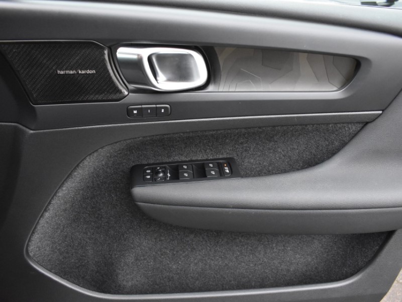 2022 (22) VOLVO XC40 1.5 T5 Recharge PHEV Ultimate Dark 5dr Auto 4987930