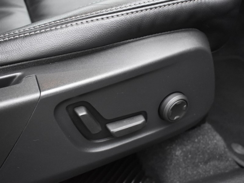 2022 (22) VOLVO XC40 1.5 T5 Recharge PHEV Ultimate Dark 5dr Auto 4987933