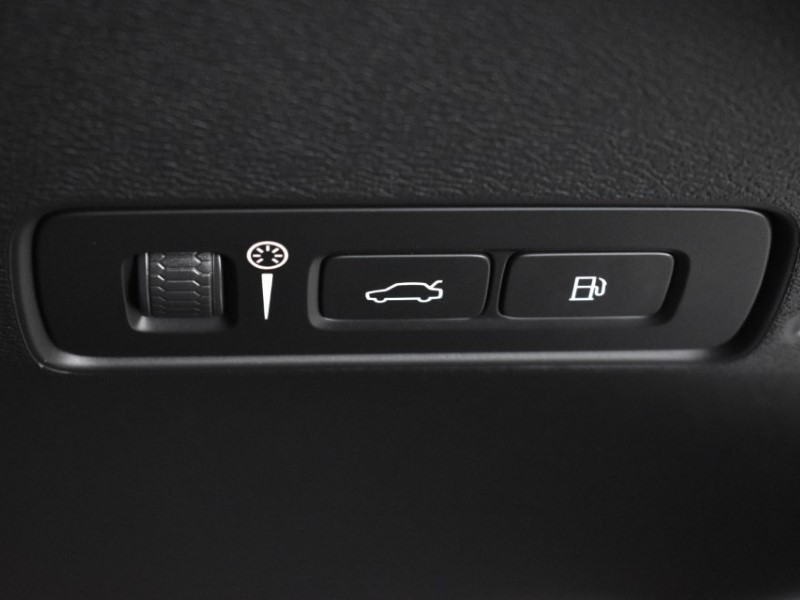 2022 (22) VOLVO XC40 1.5 T5 Recharge PHEV Ultimate Dark 5dr Auto 4987931