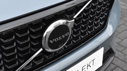 2022 (22) VOLVO XC40 1.5 T5 Recharge PHEV Ultimate Dark 5dr Auto 4987971