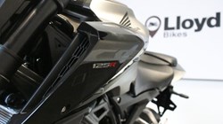 Honda CB125R 5940786