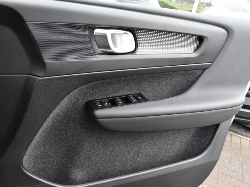 2021 (71) VOLVO XC40 1.5 T3 [163] R DESIGN 5dr 5009228