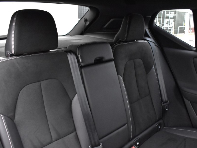 2021 (71) VOLVO XC40 1.5 T3 [163] R DESIGN 5dr 5009236