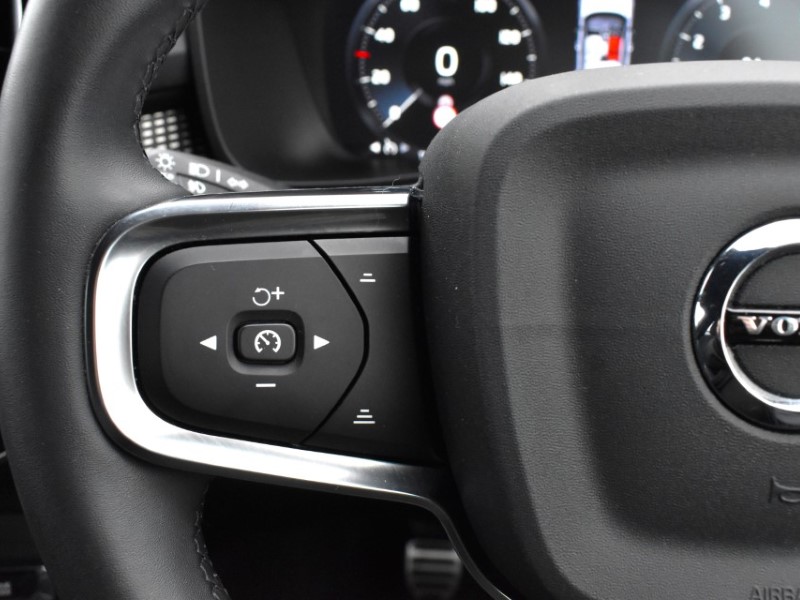 2021 (71) VOLVO XC40 1.5 T3 [163] R DESIGN 5dr 5009222